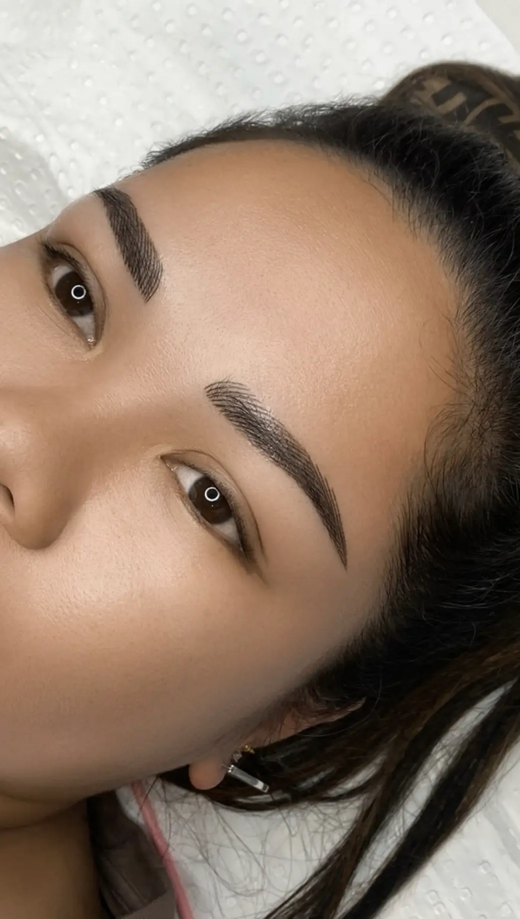 microblading eyebrows